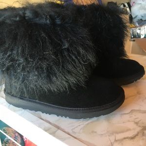 UGG CLASSIC SHORT II FLUFF BLACK SUEDE BOOTS